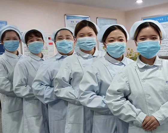 武漢養老院白衣護航